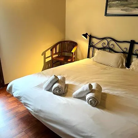 Con Jardin Y Wifi En Holiday home Estavar