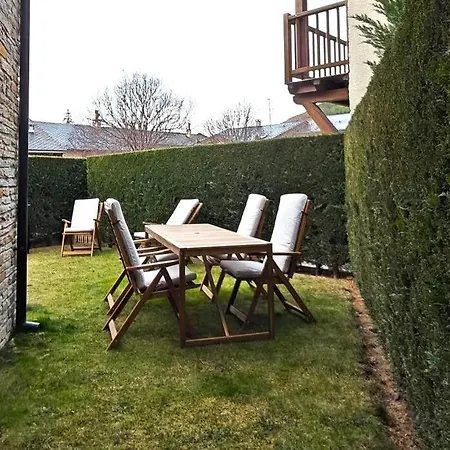 Con Jardin Y Wifi En Holiday home *